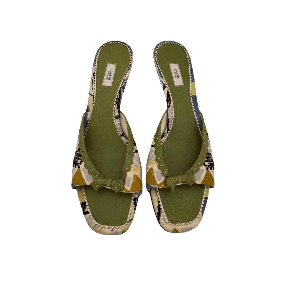 Prada EU 39 Authentic Green Silk Abstract Kitten Heels Vintage Y2K Shoes